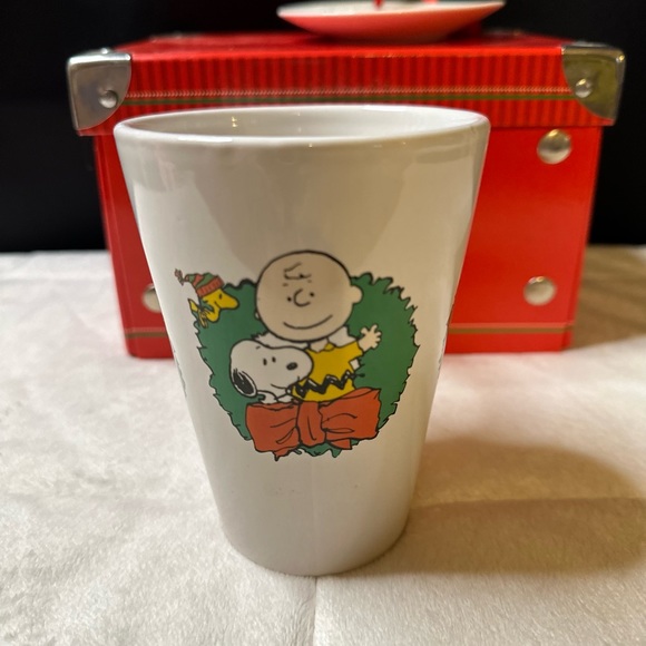 2012 Peanuts Collectible Holiday Snoopy Christmas Gift Box Set w/Mug & Ornament - Picture 8 of 15